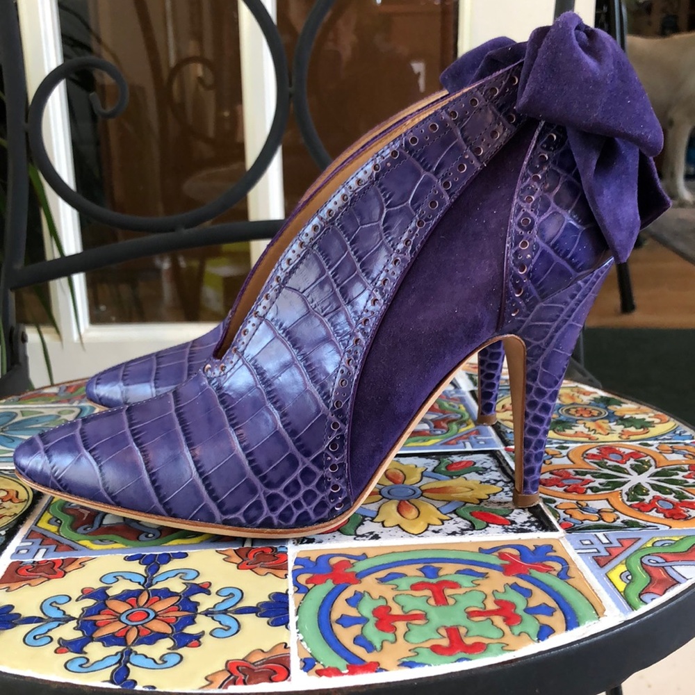 Escada purple heels with bow